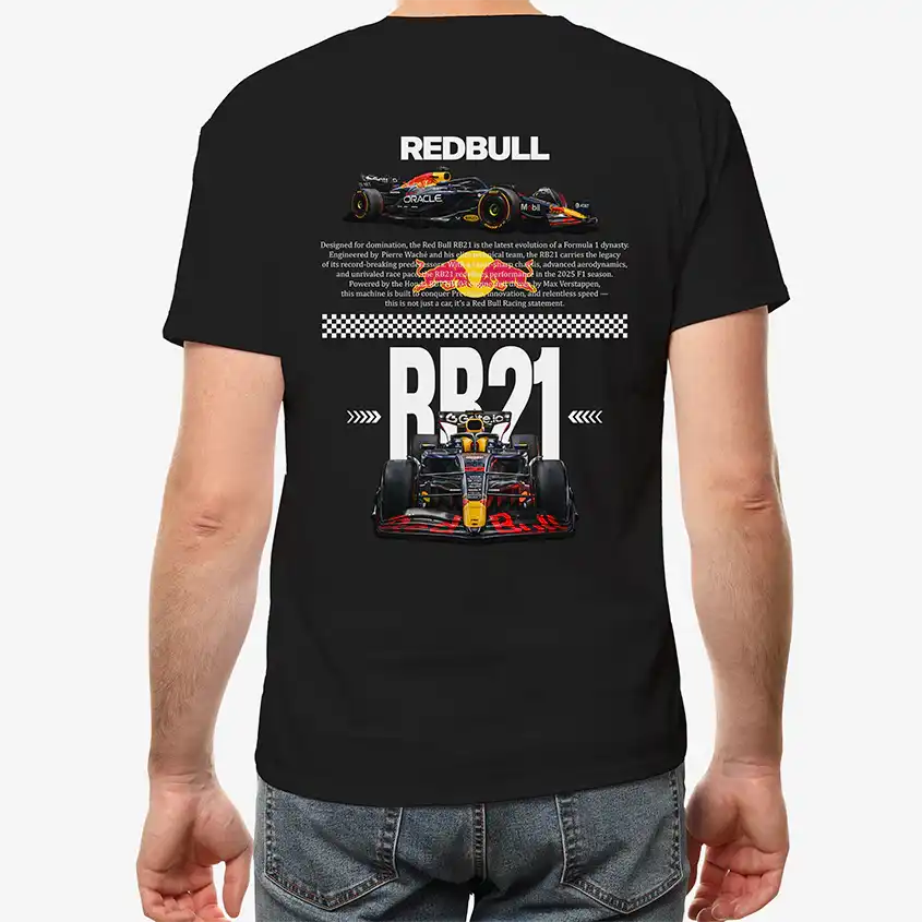 Czarna koszulka z nadrukiem bolidu F1, napisem REDBULL i dużym RB21 na plecach