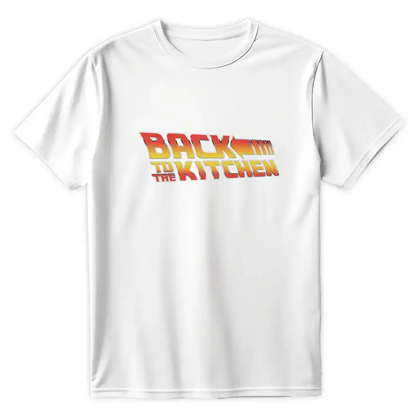 Biała koszulka z nadrukiem BACK TO THE KITCHEN w stylu retro na klatce piersiowej