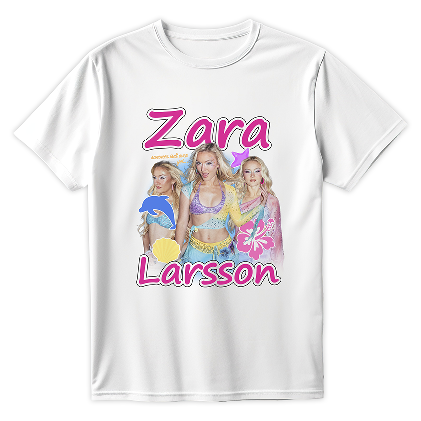 Biała koszulka z nadrukiem Zara Larsson w estetyce Y2K, z motywem delfina, kwiatów hibiskusa i napisem.